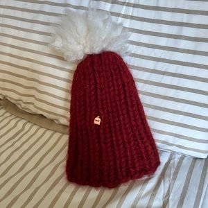 MYSSY FARMI Red beanie with Pom Pom OS